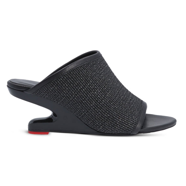 Floating Beauty Black Floating Beauty Black