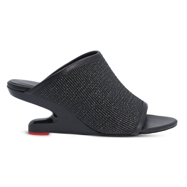 Floating Beauty Black Floating Beauty Black