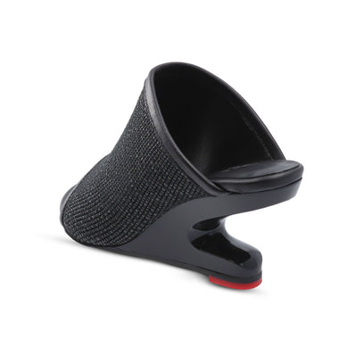 Floating Beauty Black